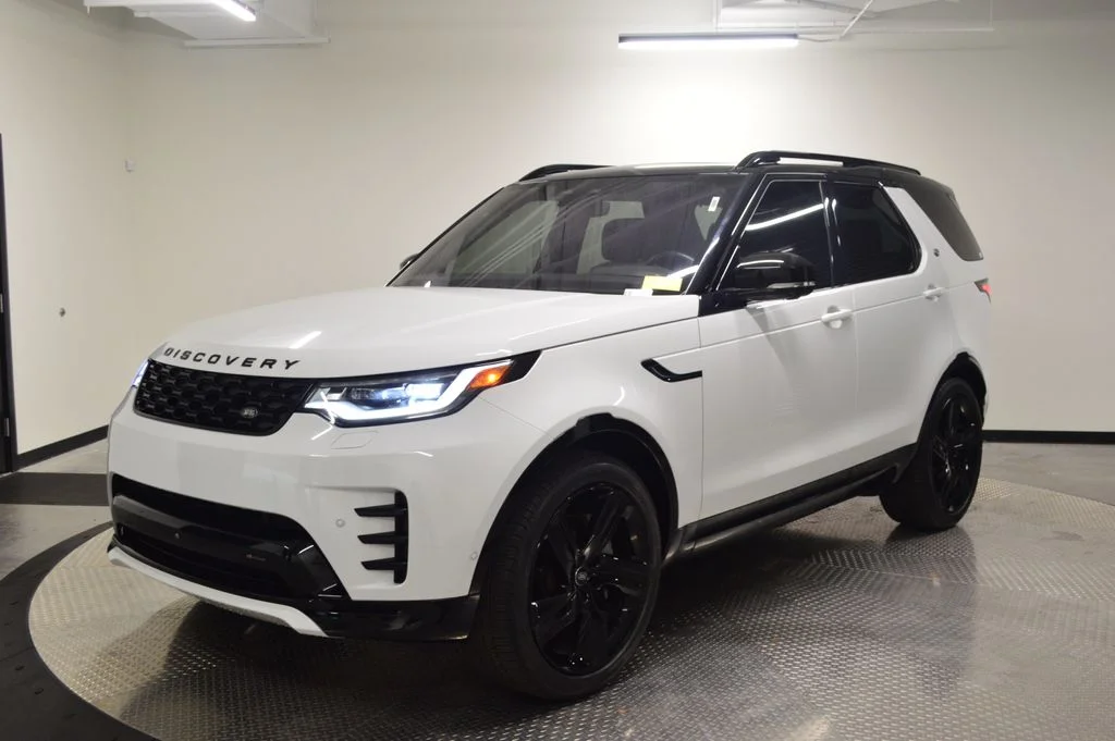 2023 Land Rover Discovery S R Dynamic's photo