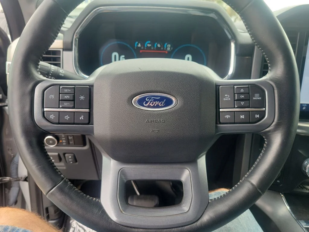 Used 2023 Silver Ford Lariat image 19