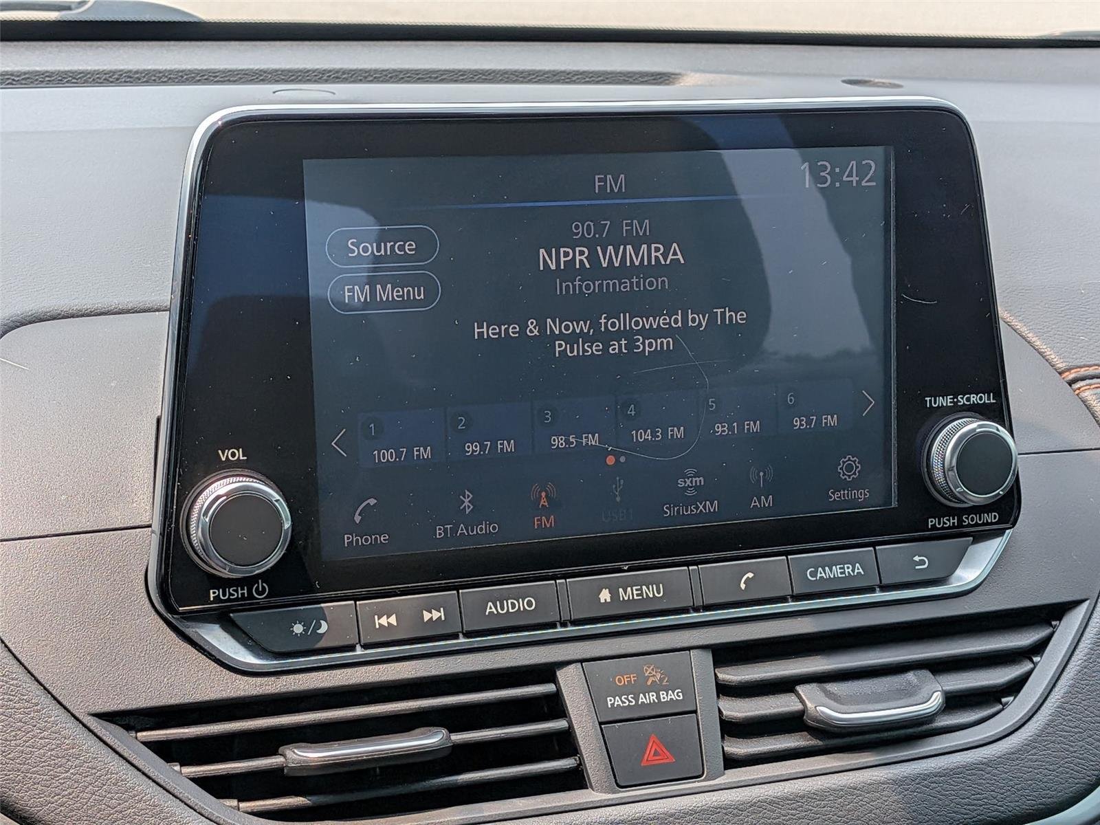 Used 2020 Pearl White Tricoat Nissan 2.5 SR image 24