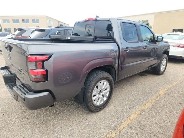 Used 2022 Gun Metallic Nissan SV image 5