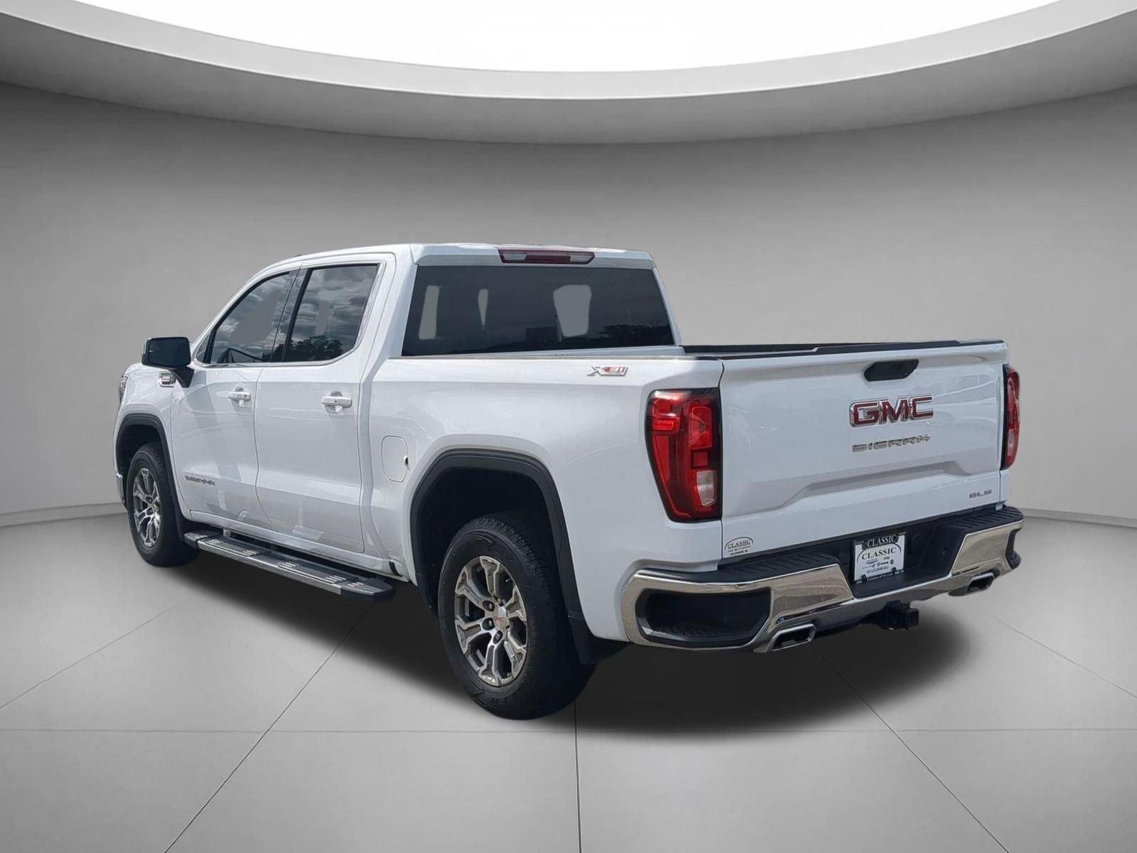 Used 2021 Summit White GMC SLE image 3