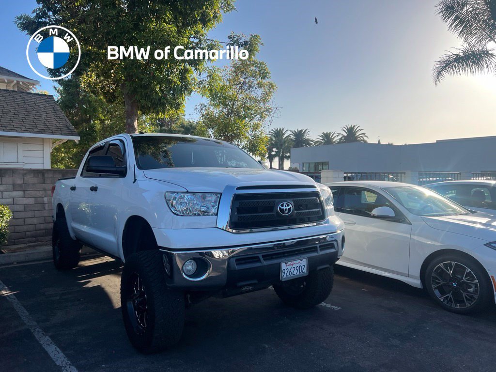 Used 2013 Super White Toyota Grade image 1