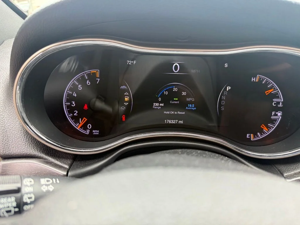 Used 2014 Silver Jeep Limited image 27