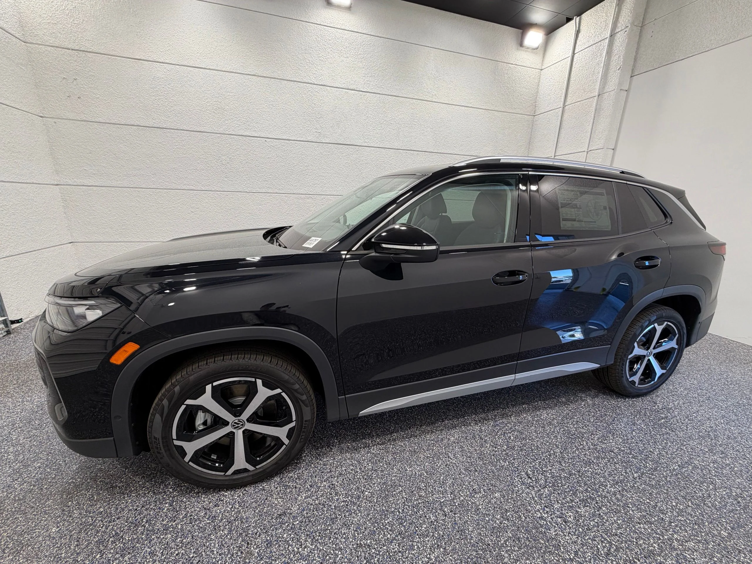 New 2026 Black Volkswagen 2.0T SE image 2