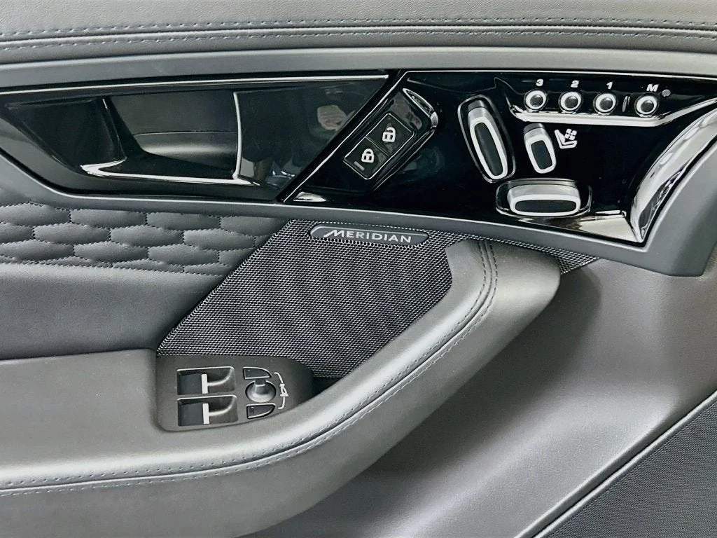 2024 Jaguar F-Type R75 - Photo 27