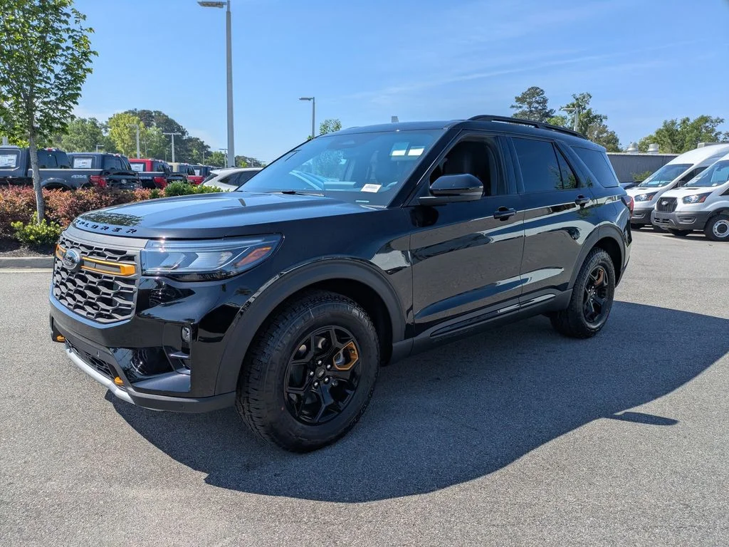 New 2026 Agate Black Metallic Ford Tremor image 8