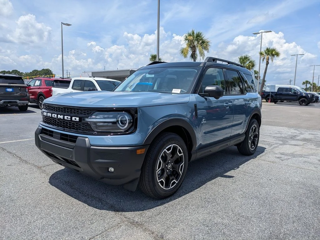 New 2026 Azure Gray Metallic Tri-Coat Ford Outer Banks image 8