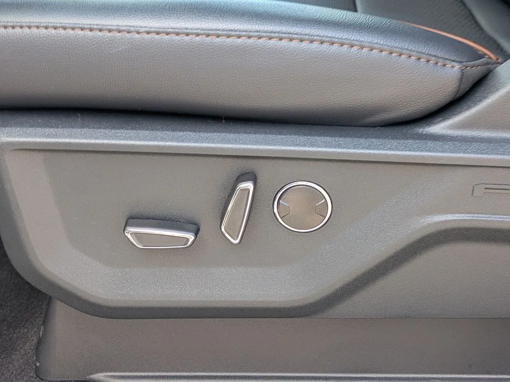 New 2026 Oxford White Ford Lariat image 22