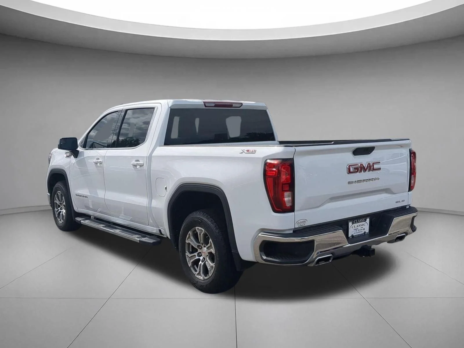 Used 2021 Summit White GMC SLE image 3