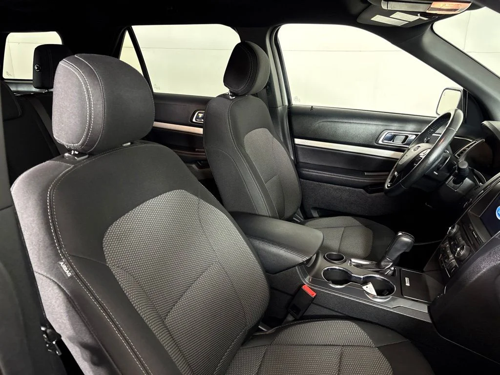 Used 2017 Silver Ford XLT image 18