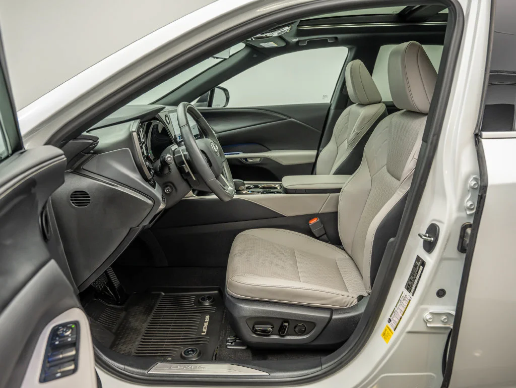 Certified Used 2026 EMINENT WHITE PEARL Lexus 350 Premium+ image 30