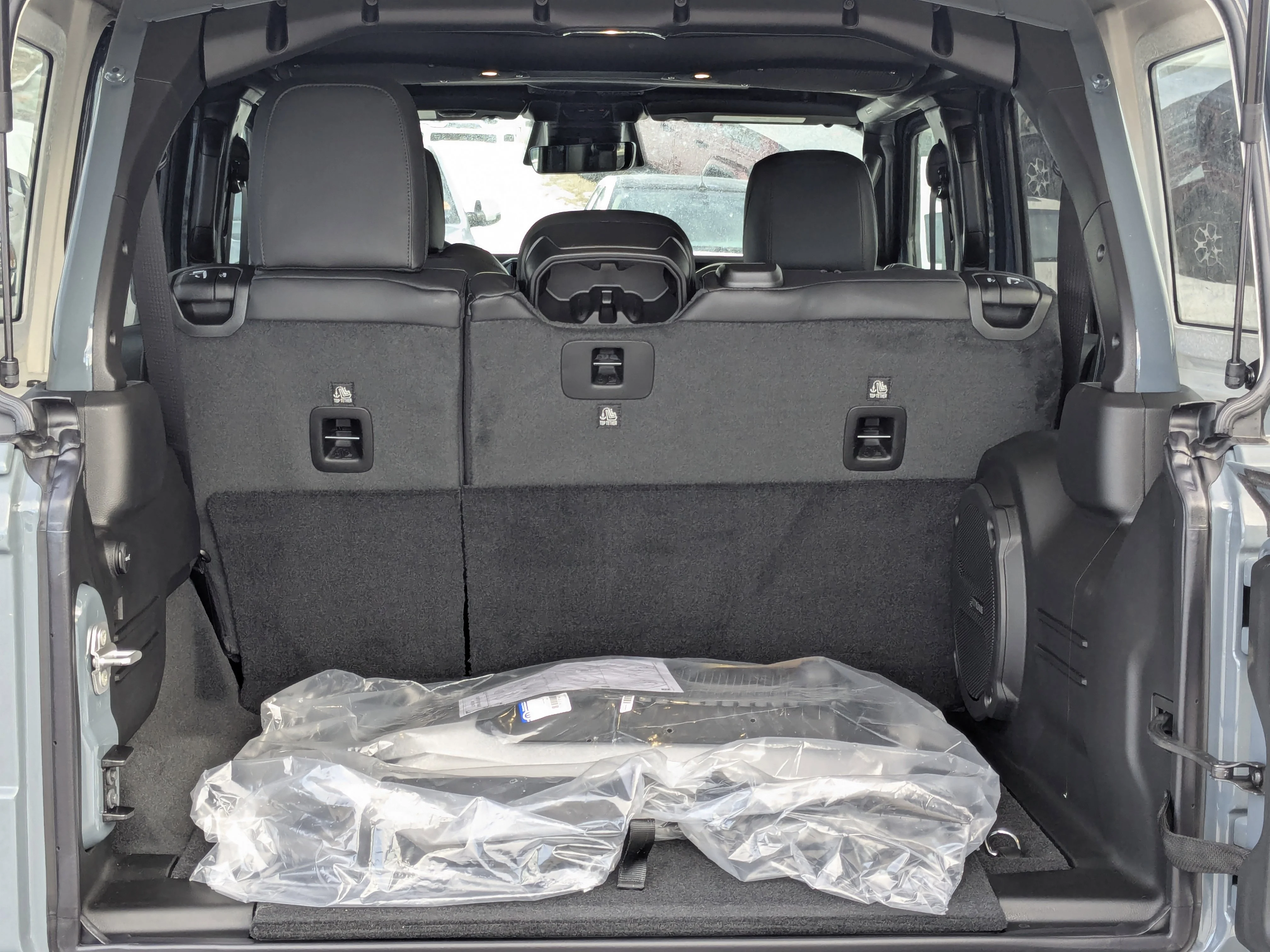 New 2026 Dark blue Jeep Sahara - - McKinley Leather - Body-Color Top - Alpine Audio - Technology Group - Remote Start & tons image 26