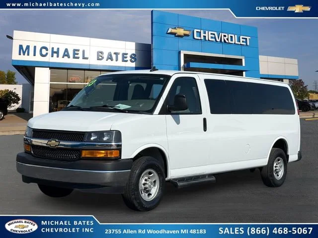 2023 Chevrolet Express 3500 LT Extended's photo