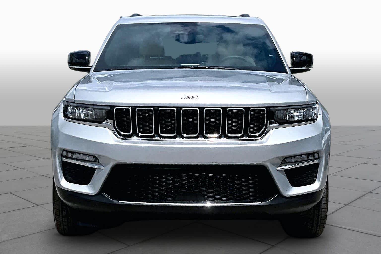 Used 2024 Silver Zynith Jeep  image 4