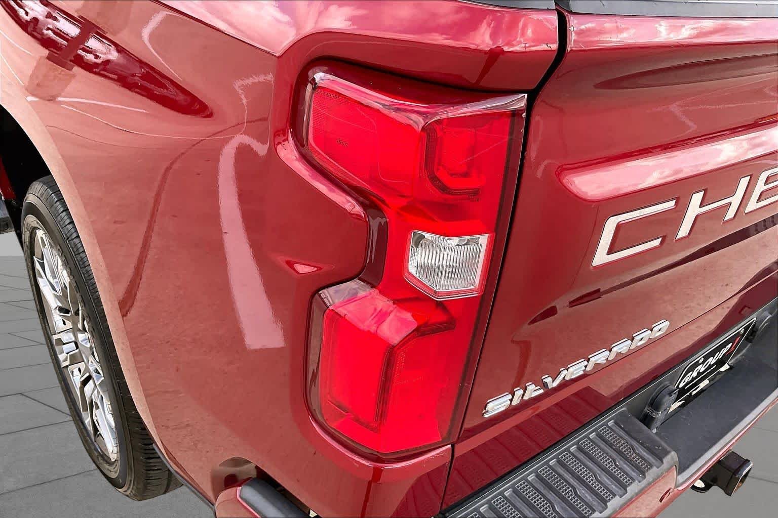Used 2019 Cajun Red Tintcoat Chevrolet High Country image 28