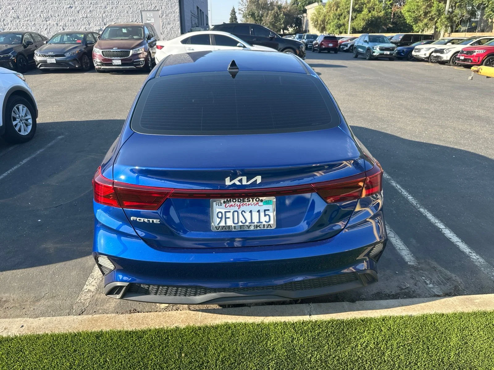 Used 2023 Deep Sea Blue Kia LXS image 8