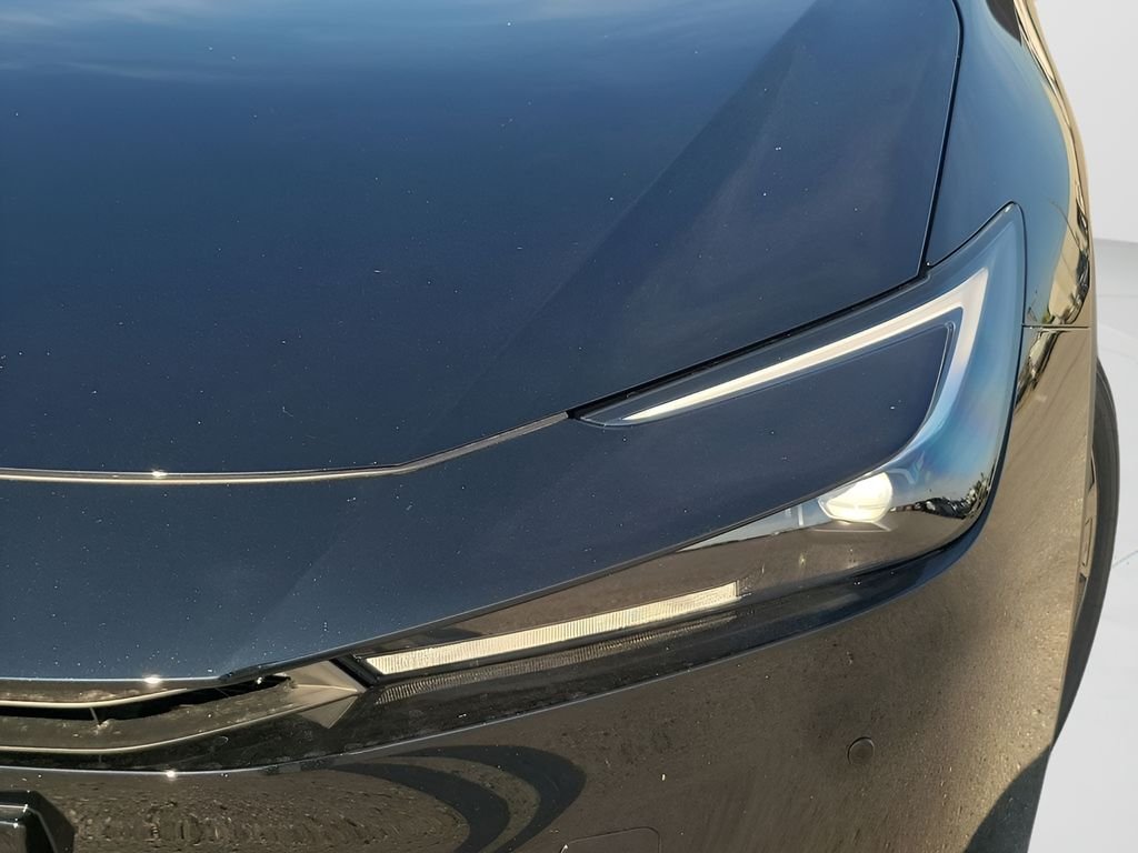 2026 Toyota Prius Plug-in Hybrid SE - Photo 16