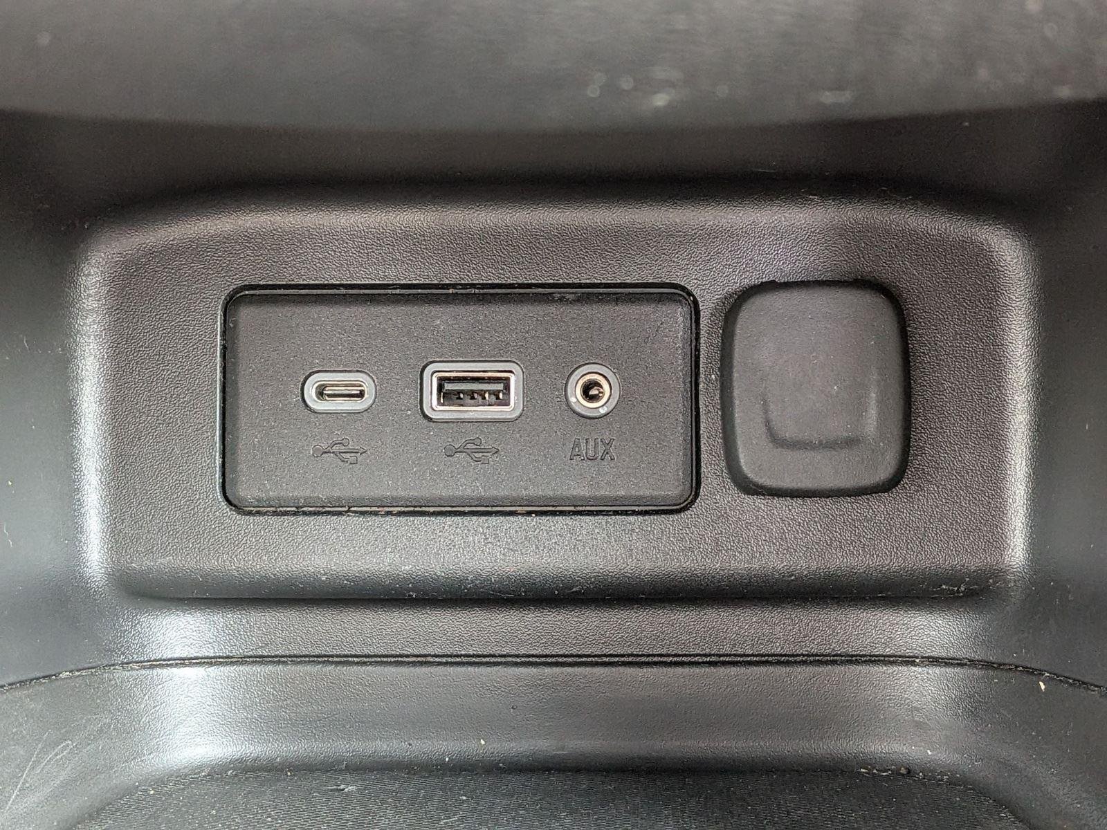 Used 2022 Summit White Chevrolet LT image 14
