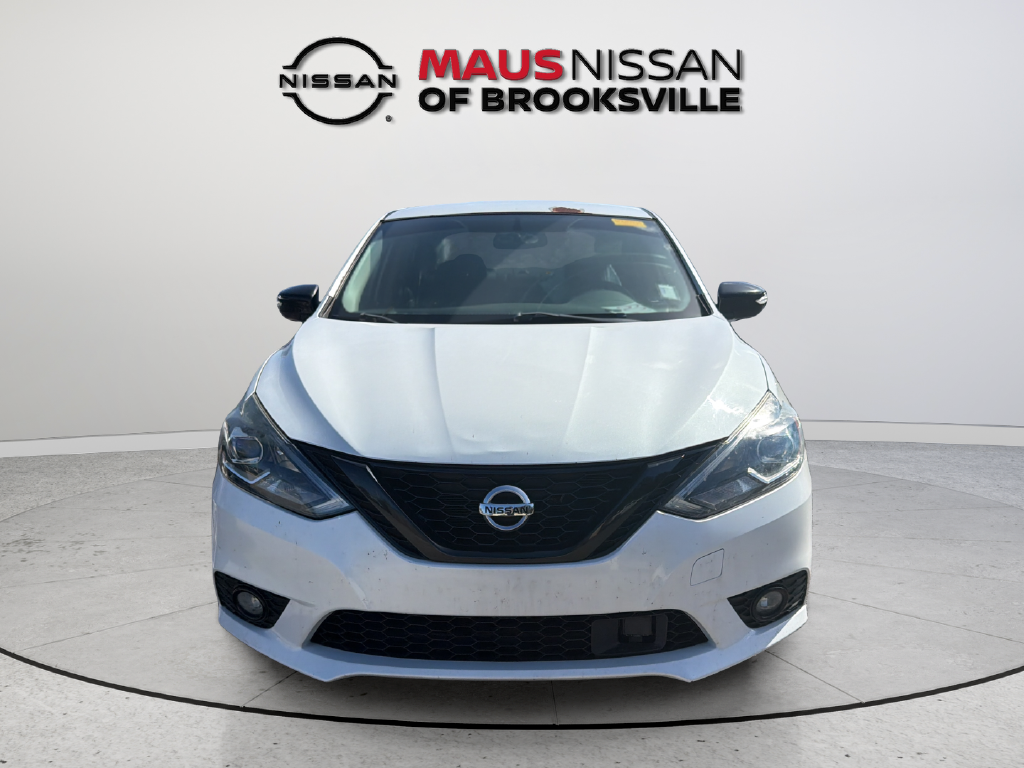 Used 2018 White Nissan SR image 3