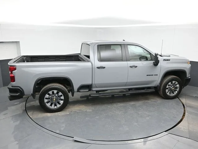 Used 2024 Gray Chevrolet Custom image 33