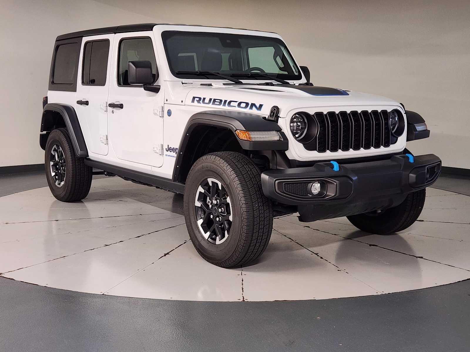 Used 2024 Bright White Clearcoat Jeep Rubicon image 7