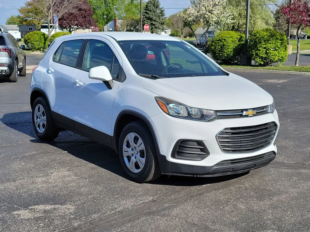 Used 2017 Chevrolet Trax LS with VIN 3GNCJKSB3HL286713 for sale in Millington, MI