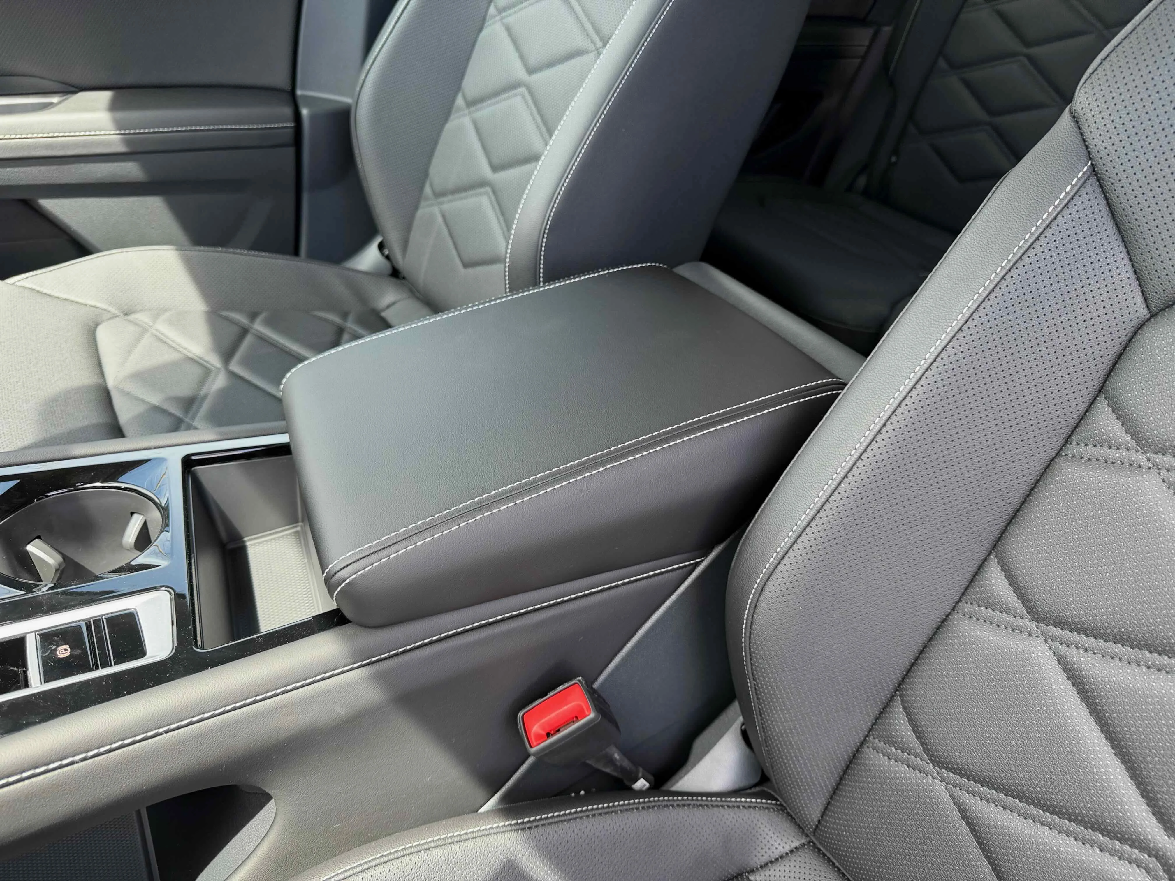 New 2026 Green Volkswagen 2.0T SE w/Technology image 26