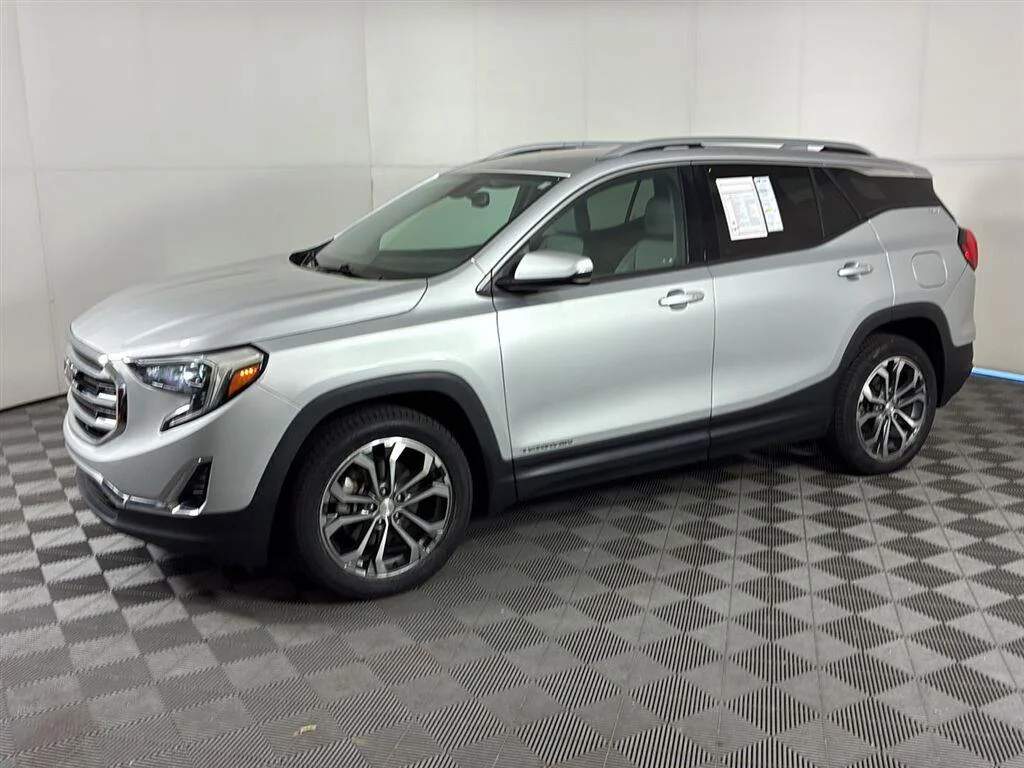 Used 2019 Quicksilver Metallic GMC SLT image 1