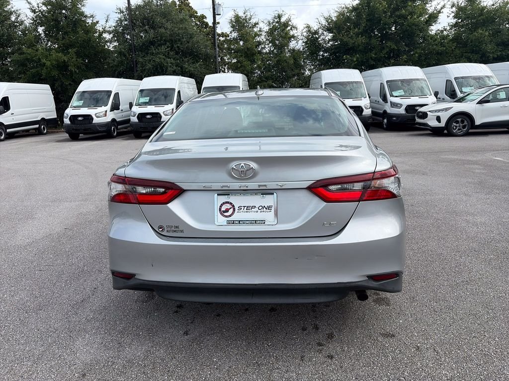 Used 2022 Silver Toyota LE image 6