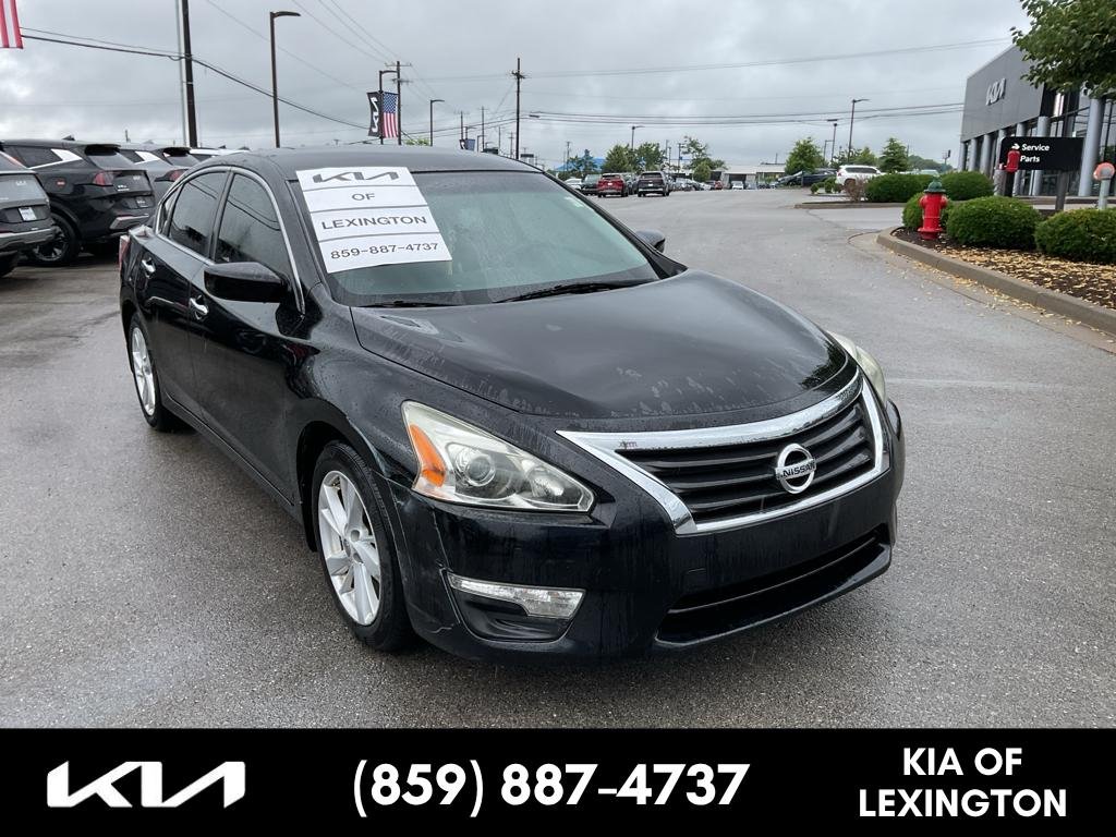 Used 2013 Super Black Nissan 2.5 SV image 1