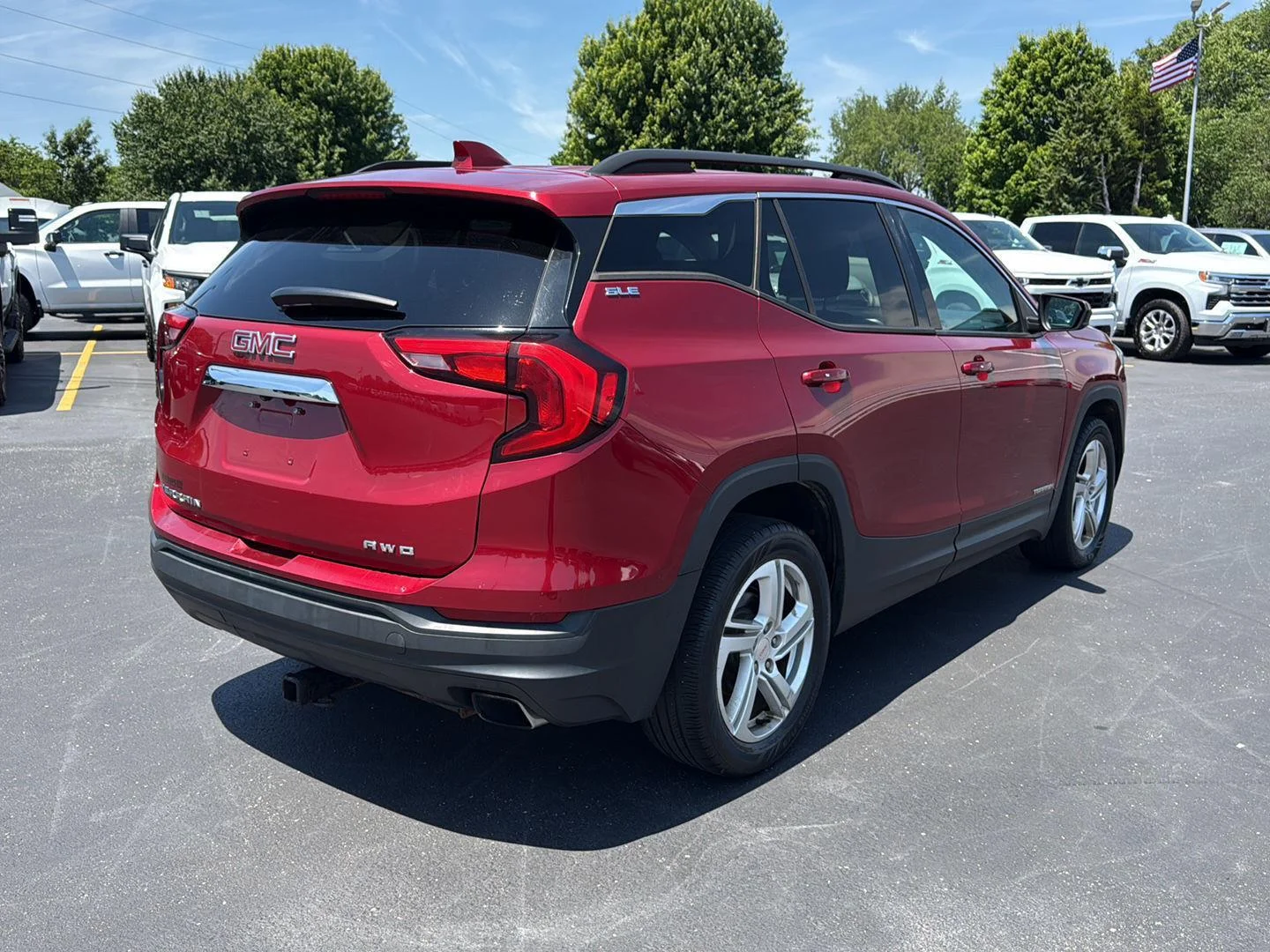 Used 2018 Red Quartz Tintcoat GMC SLE image 17