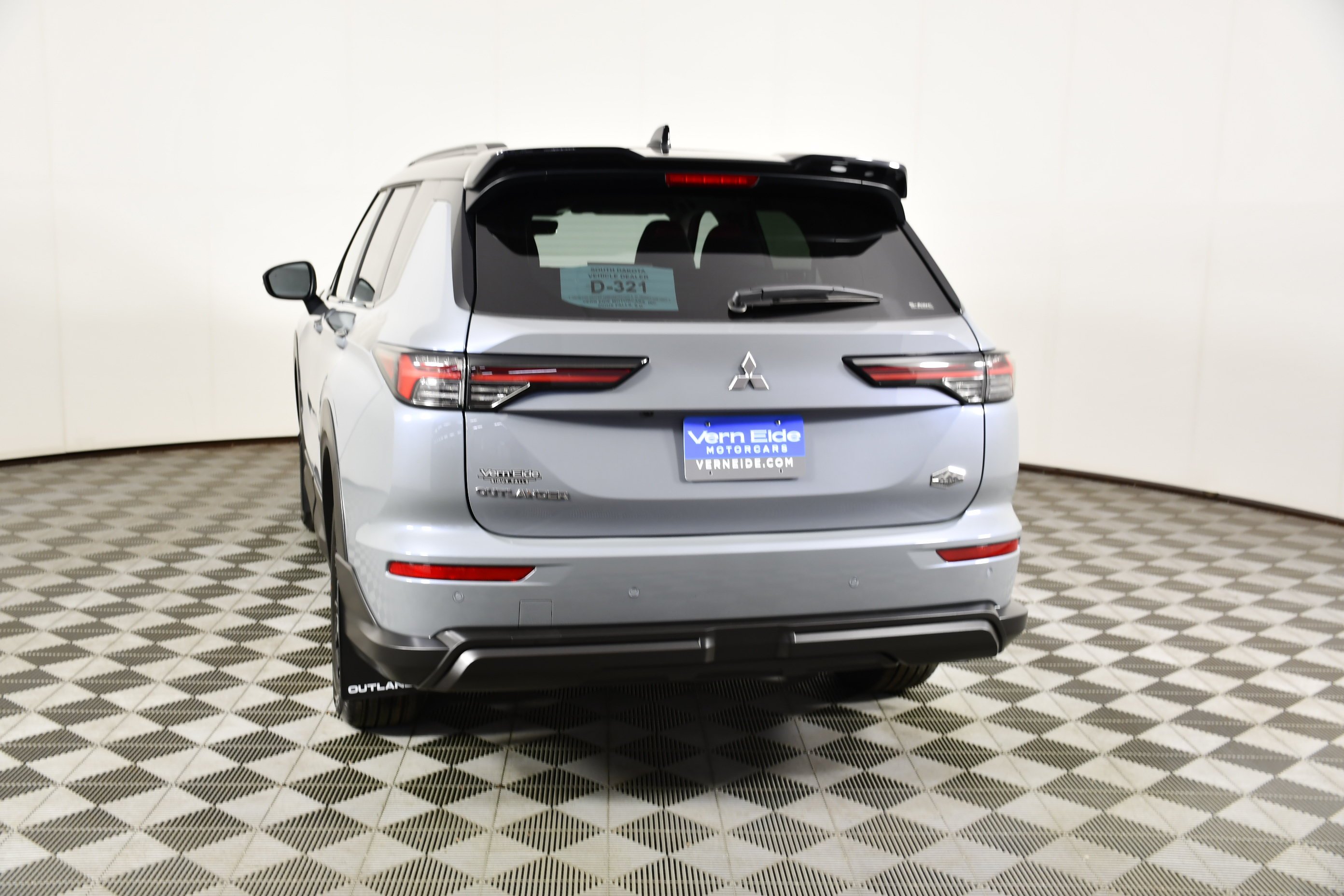 New 2026 Moonstone Gray/Black Roof Mitsubishi Trail Edition image 7