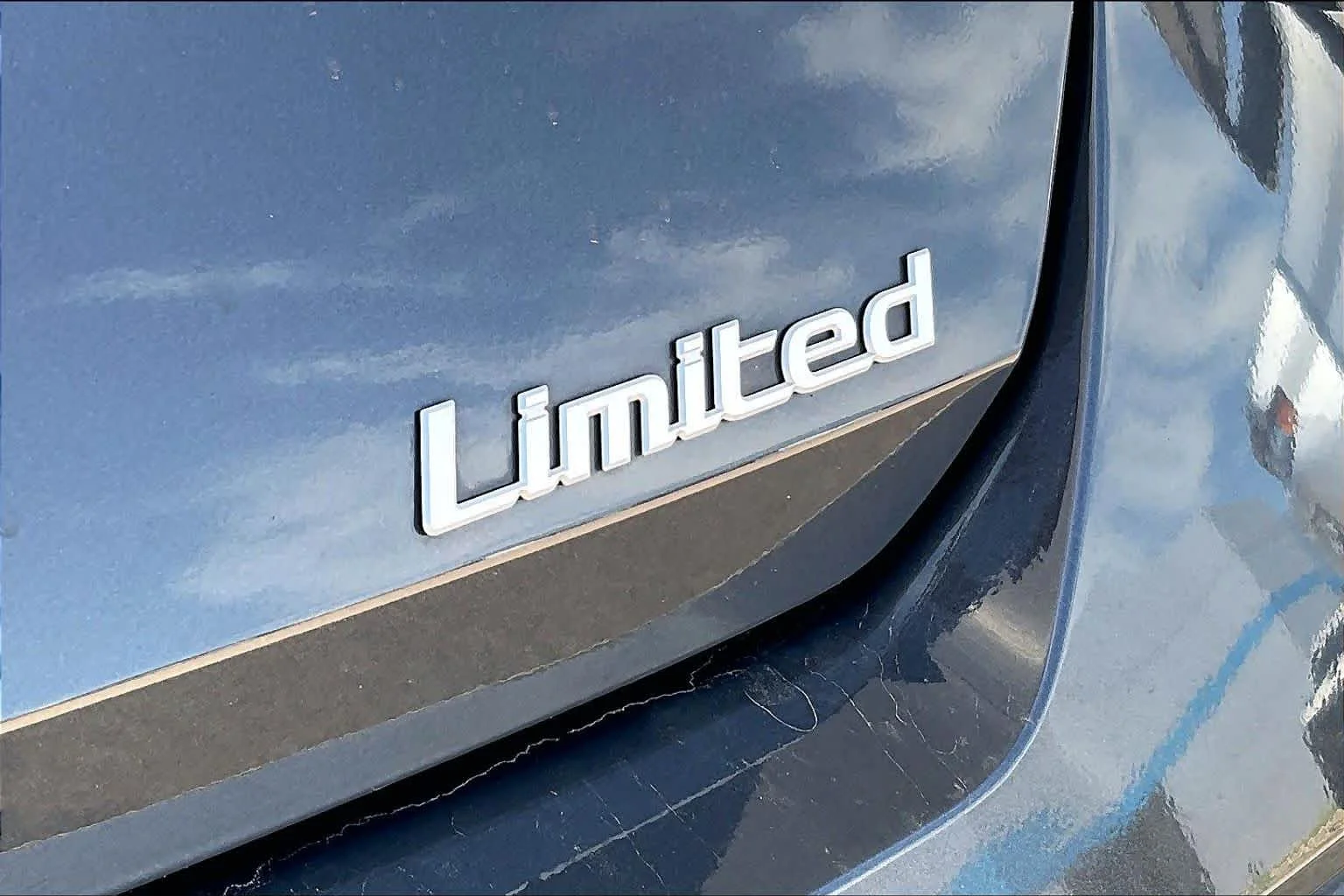 Used 2025 Ecotronic Gray Hyundai Limited image 9