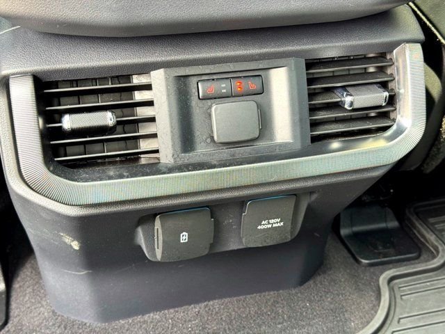 Used 2023 White Ford Platinum image 19