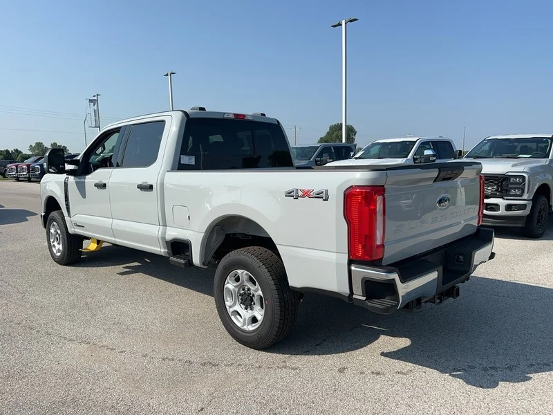 New 2026 Avalanche Ford XLT 4WD Crew Cab 6.75