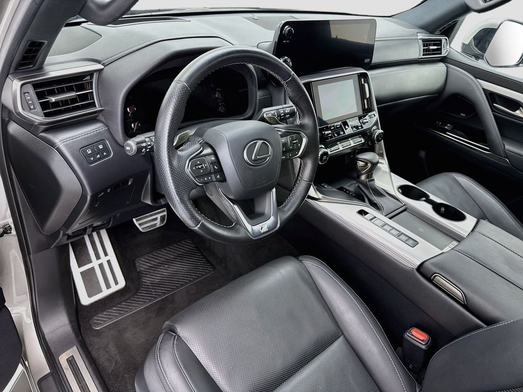 Used 2023 Silver Lexus 600 F SPORT image 9