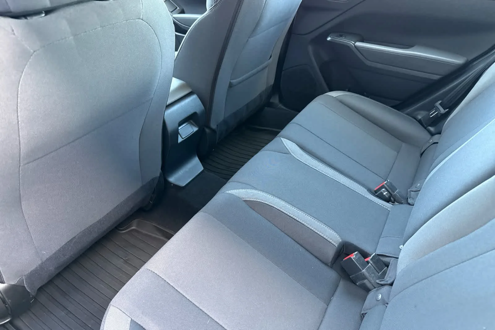 Used 2025 Crystal White Pearl Subaru  image 12