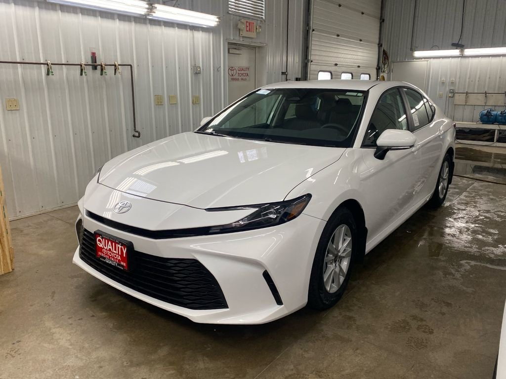2026 Toyota Camry LE Hybrid's photo