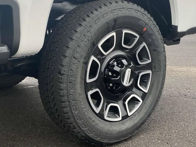 New 2026 Star White Metallic Tri-Coat Ford Platinum image 9