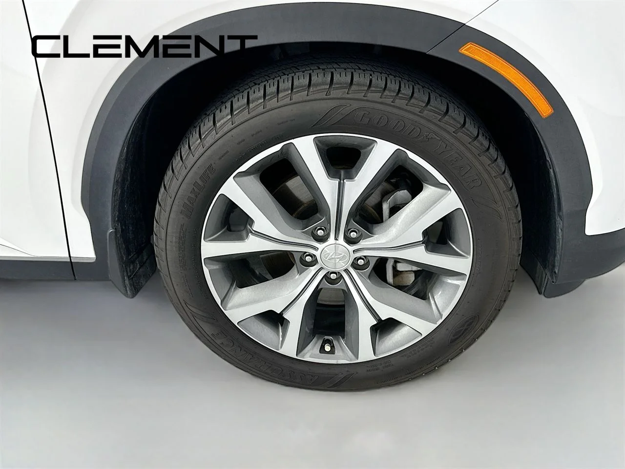 Used 2022 Hyper White Hyundai SEL image 38