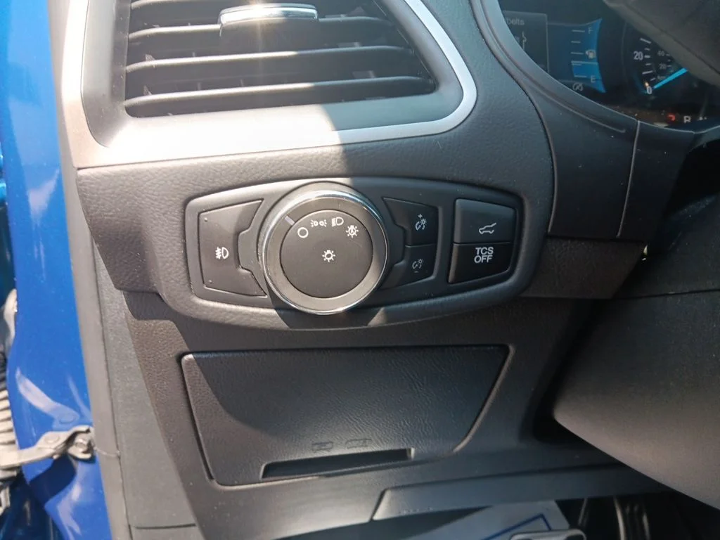 Used 2023 Blue Metallic Ford ST Line image 13