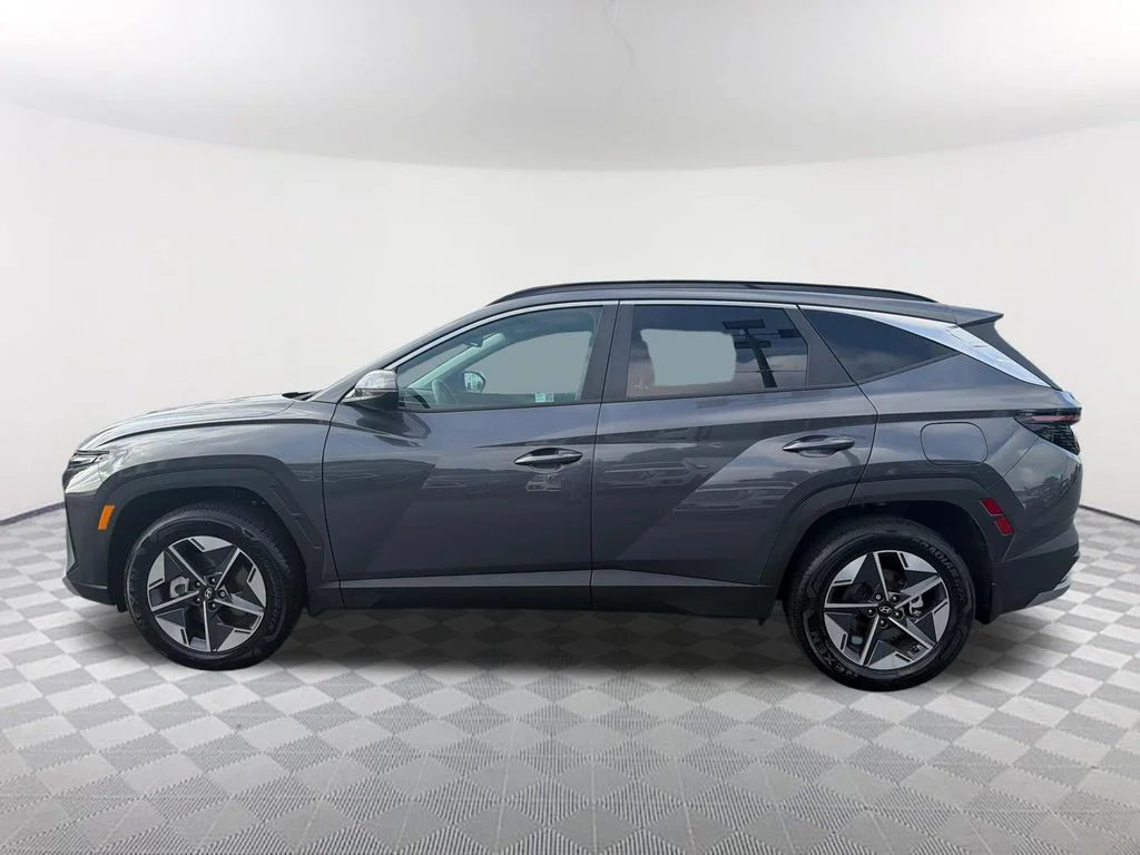 Used 2025 Gray Hyundai SEL Convenience image 8