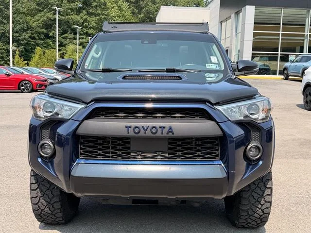 Used 2021 Blue Toyota Venture image 17