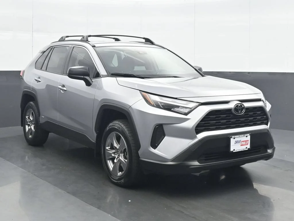 Used 2025 Silver Toyota LE image 9