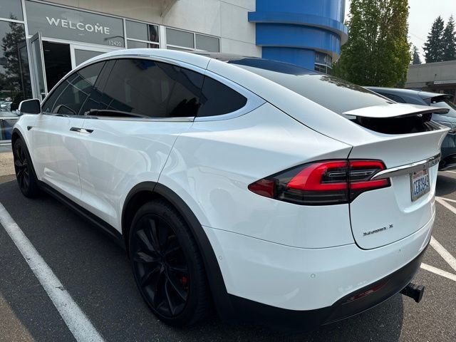 Used 2016 Solid White Tesla  image 3