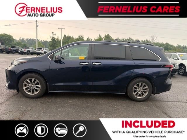 Used 2022  Toyota XLE image 4