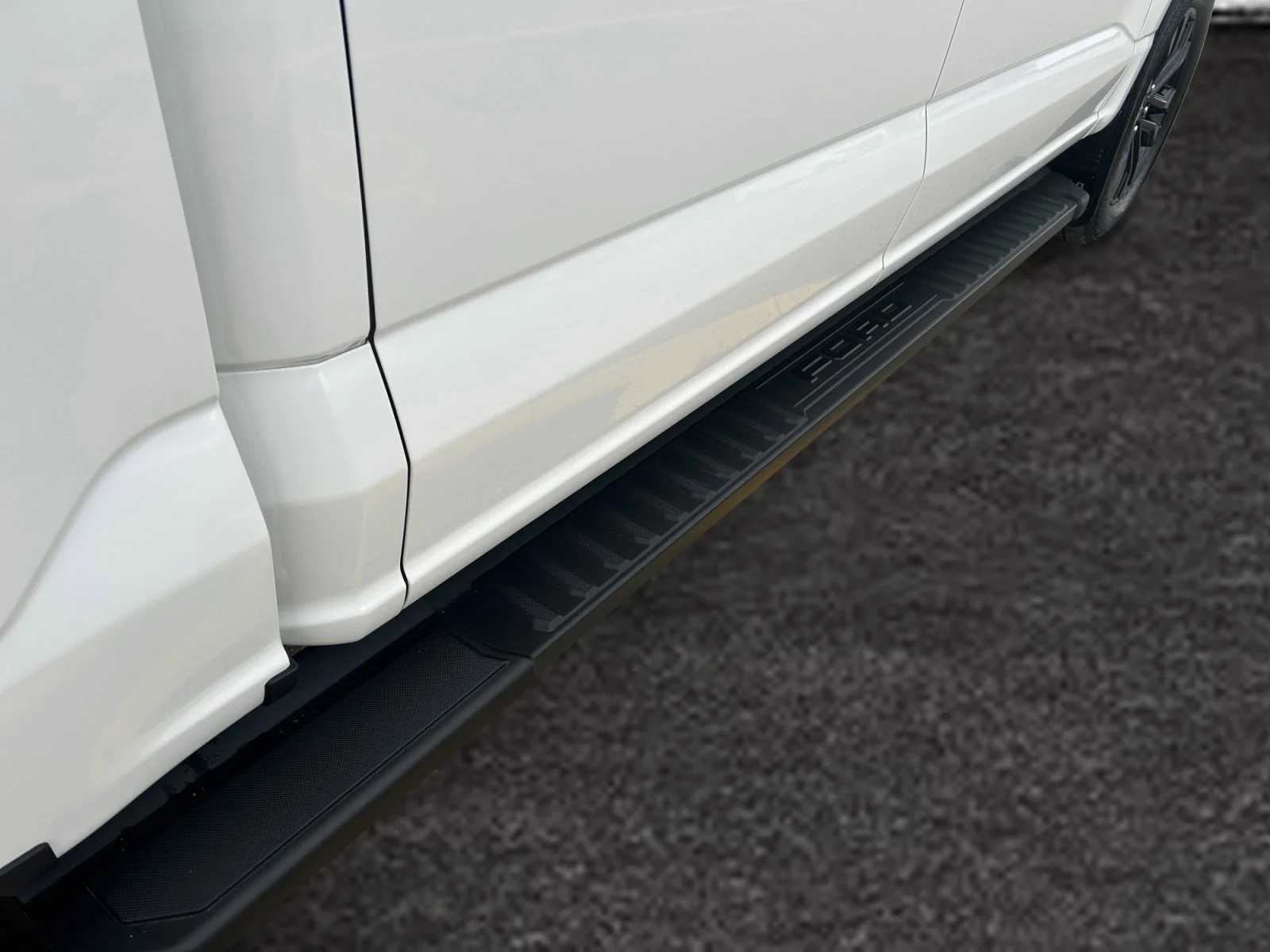 New 2026 Star White Metallic Tri-Coat Ford Lariat image 11