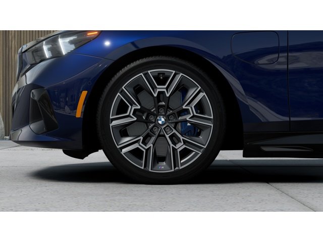 New 2027 Tanzanite Blue II Metallic BMW 550e image 7