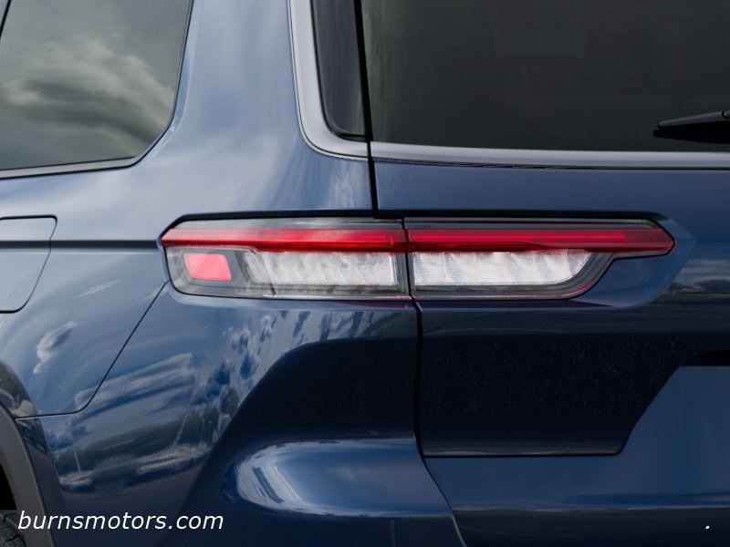 New 2026 Fathom Blue Pearl-Coat Exterior Paint Jeep Limited image 9