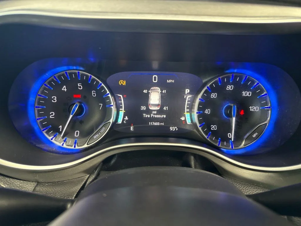 Used 2020 Black Chrysler Limited image 26